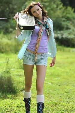 Chloe woodstock by Breath Takers